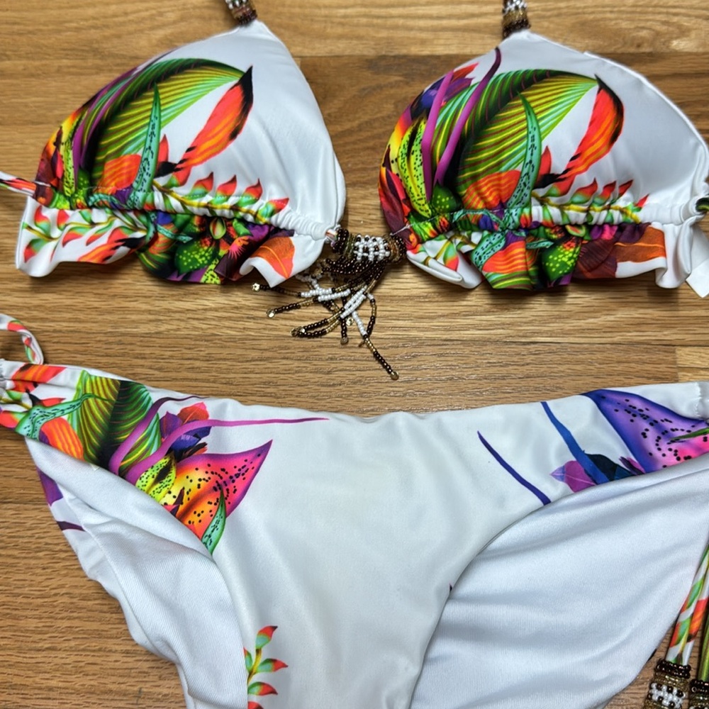 Brazilian bikini - Picture 2 of 3